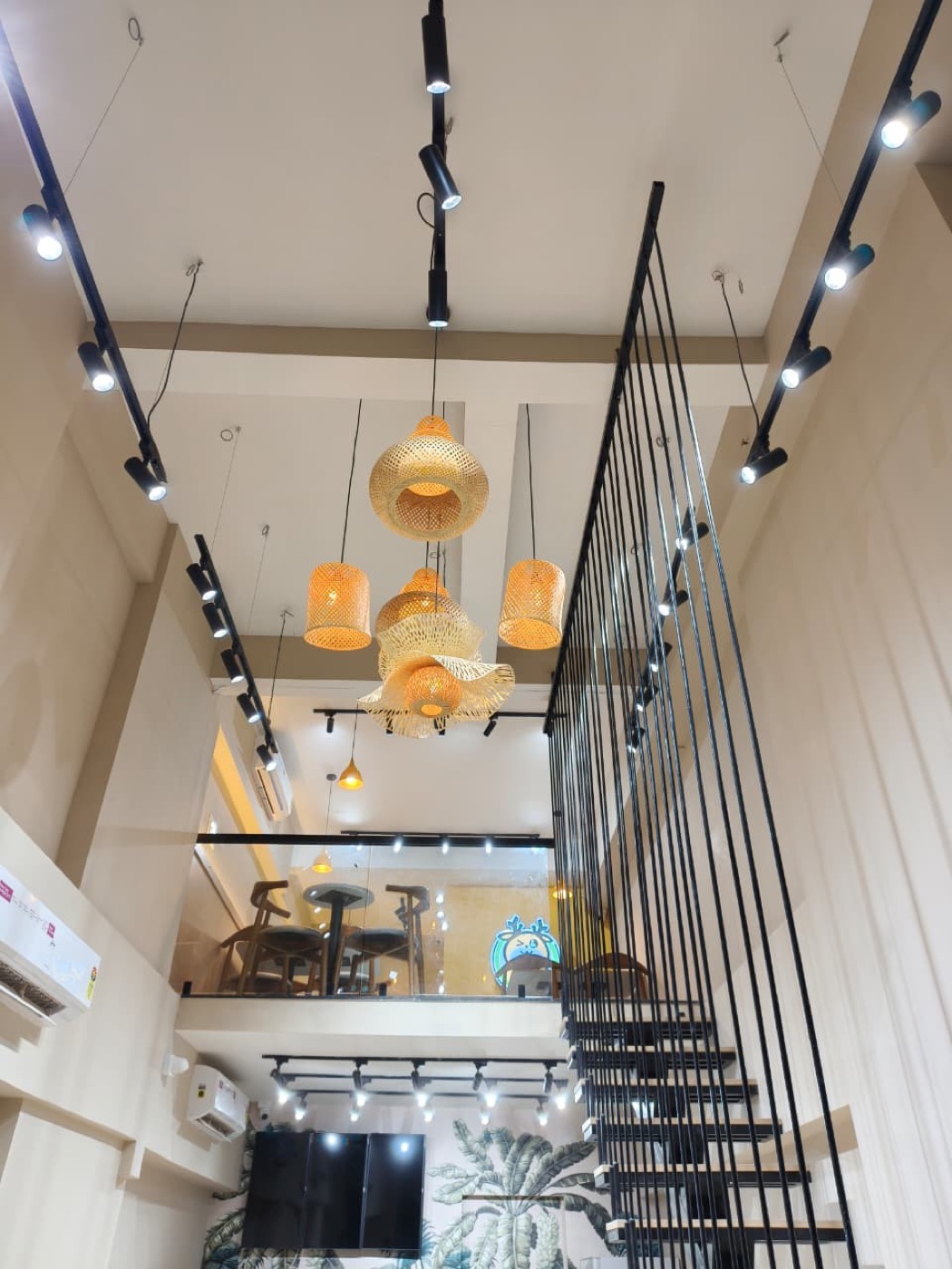 Không gian 2 tầng của HappiTea Pune