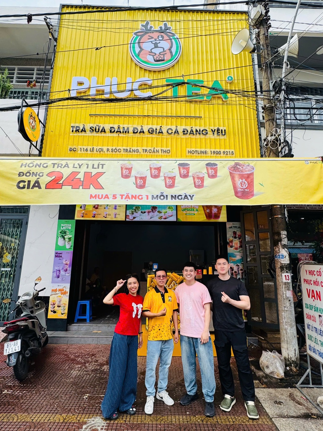 Cửa hàng Phúc Tea Sóc Trăng tại 116 Lê Lợi trong ngày khai trương